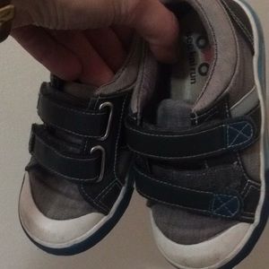 See kai run sneakers guc